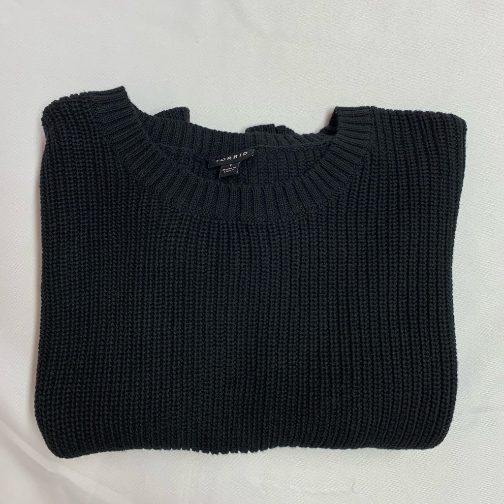 Torrid Crop Long Sleeve Black Sweater Size 1 (14/16)